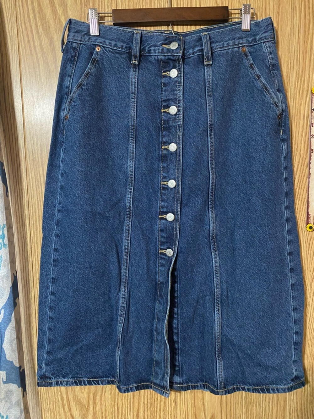 Old Navy Women’s Blue Denim Skirt High Rise Size 12 Button Up Pockets